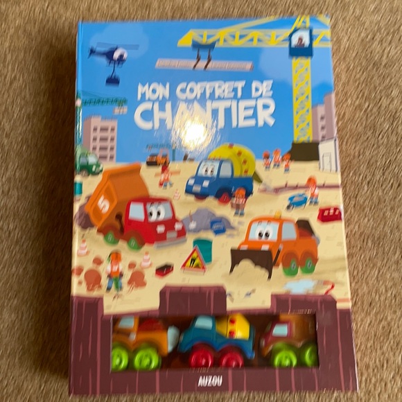 French book with toys - Picture 1 of 7